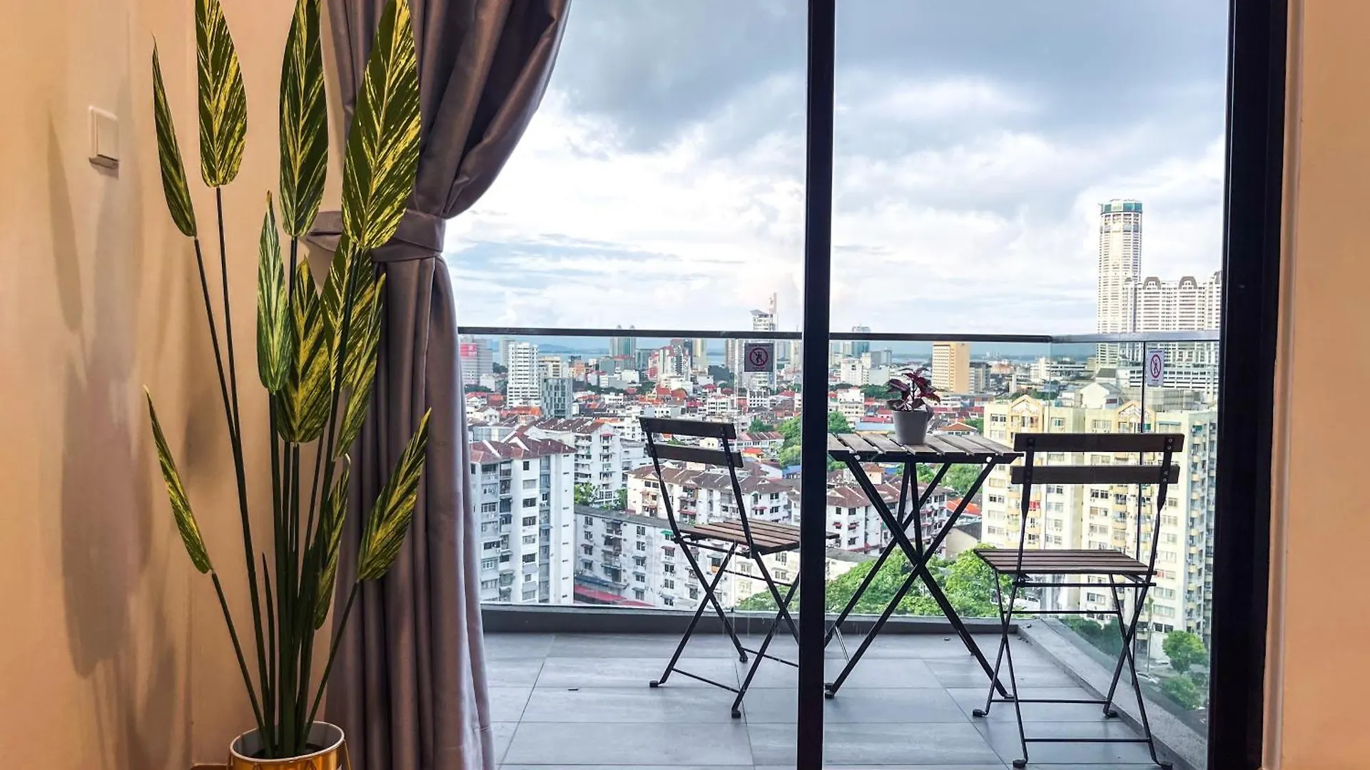 Beacon Executive Suites By Ngn George Town 0*,