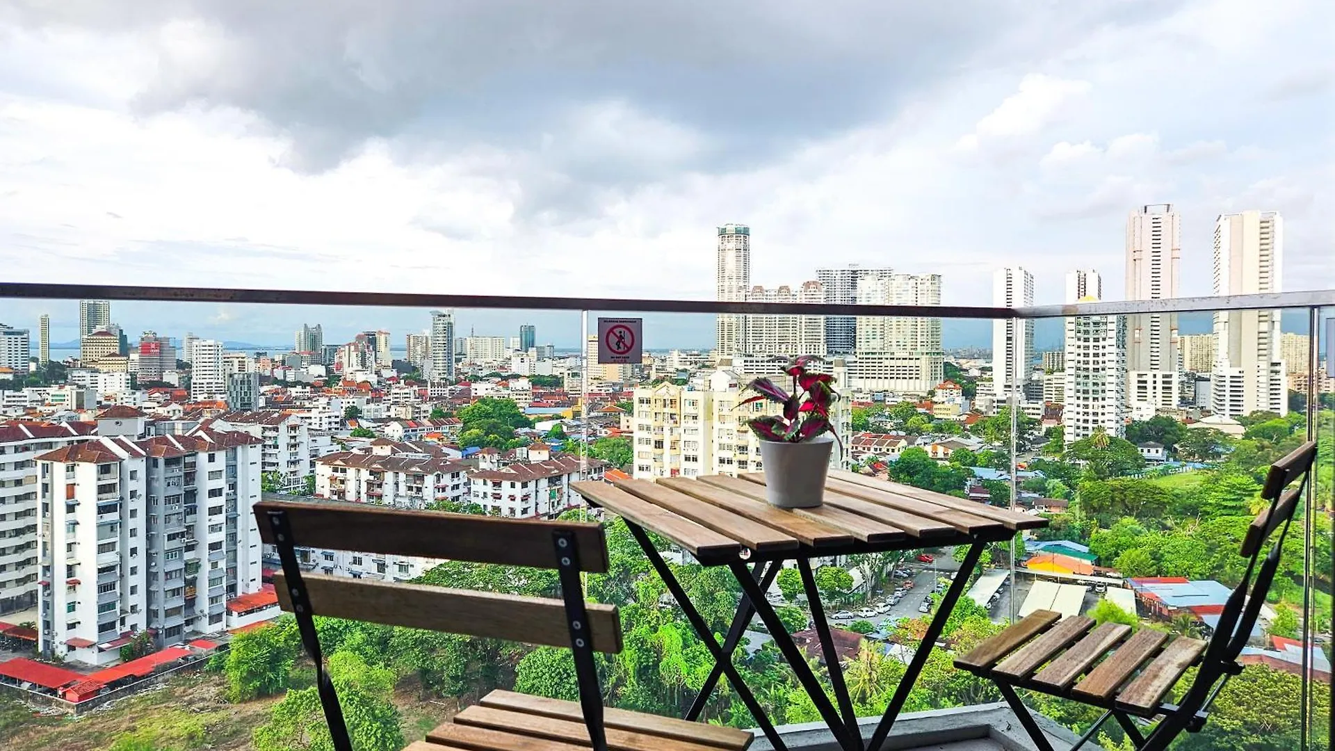 Apartment Beacon Executive Suites By Ngn George Town
