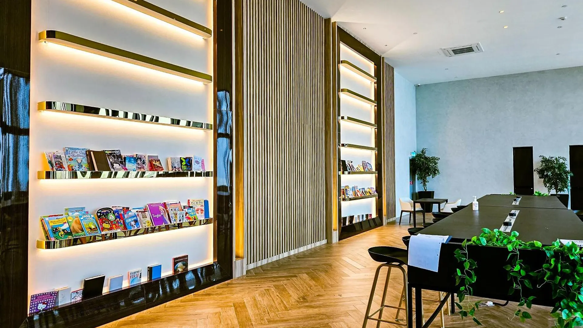 Appartamento Beacon Executive Suites By Ngn George Town