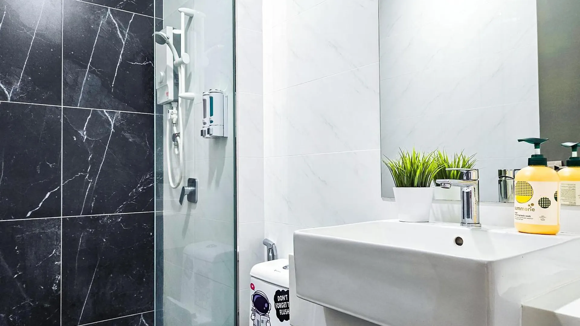Appartamento Beacon Executive Suites By Ngn George Town Malesia